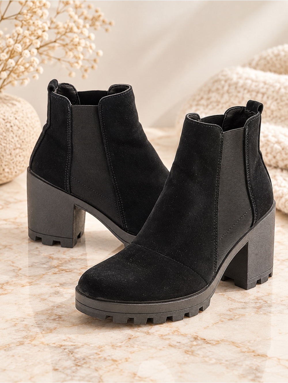 Topshop Black Chelsea Ankle Boots Women’s Size 6 Lug Sole Block Heel